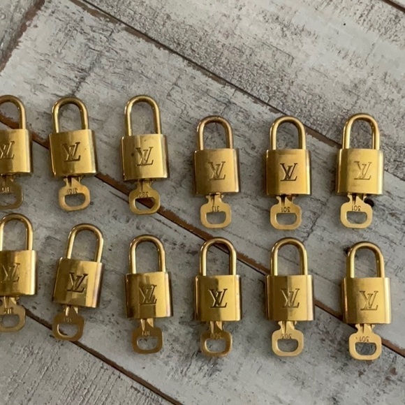 Louis Vuitton Lock and Key - Picture 3 of 6